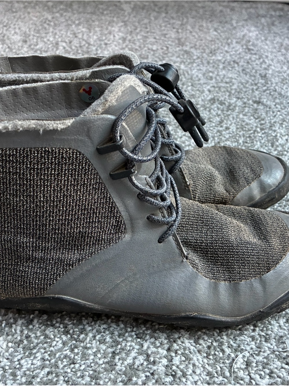 Vivobarefoot Women's Saami Lite L Synth Walking Shoe Size 37